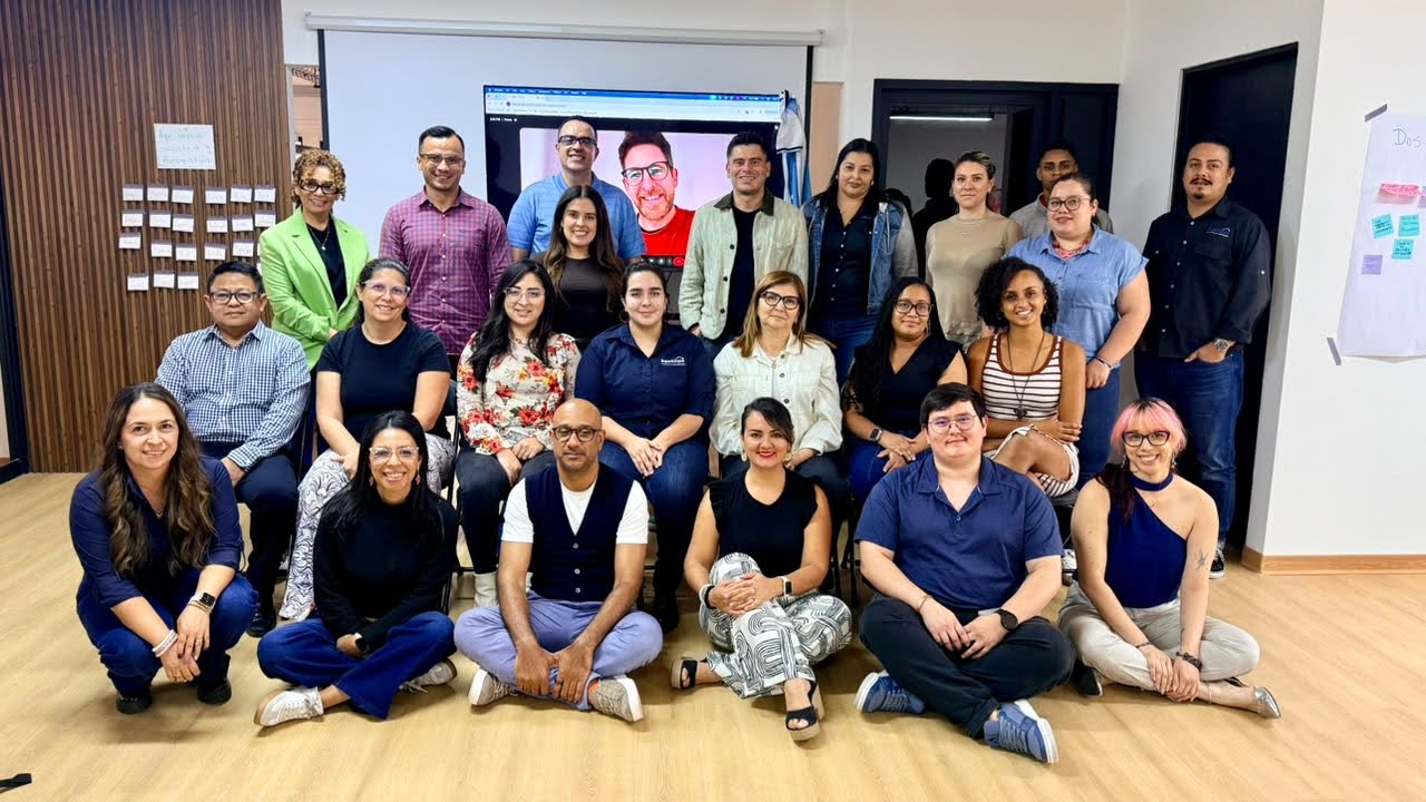 Grupo de participantes de Gemba en una jornada de aprendizaje