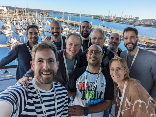Grupo de Gemba durante una conversación organizacional